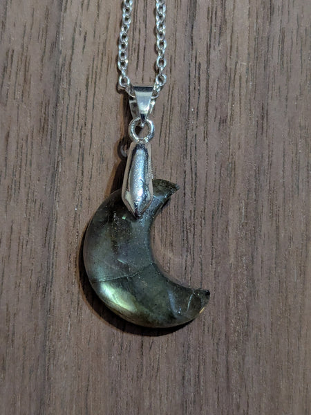 Mi Corazon Luna Labradorite pendant 5
